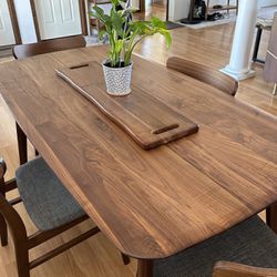 🛏️ New!- CASTLERY Vincent Dining Table!(Walnut)