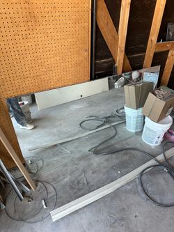 Bathroom mirrors great condition
