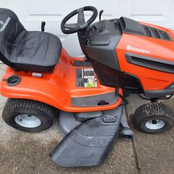 Husqvarna YTH22V46 Riding Mower