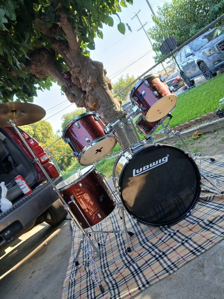 LUDWIG 5 PCS DRUM SET