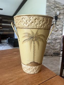 Tommy Bahama Style Vase (magazine Holder)