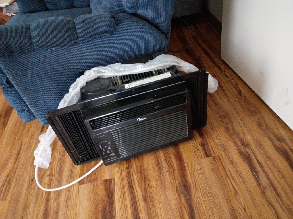 Midea AC Window Unit