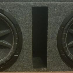"12 Kicker Comp Subwoofer Pair W/box