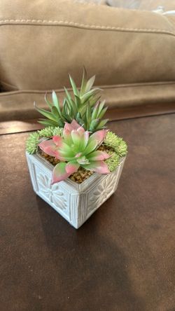 Decorative Faux Succulent Arrangement in stone/resin Planter