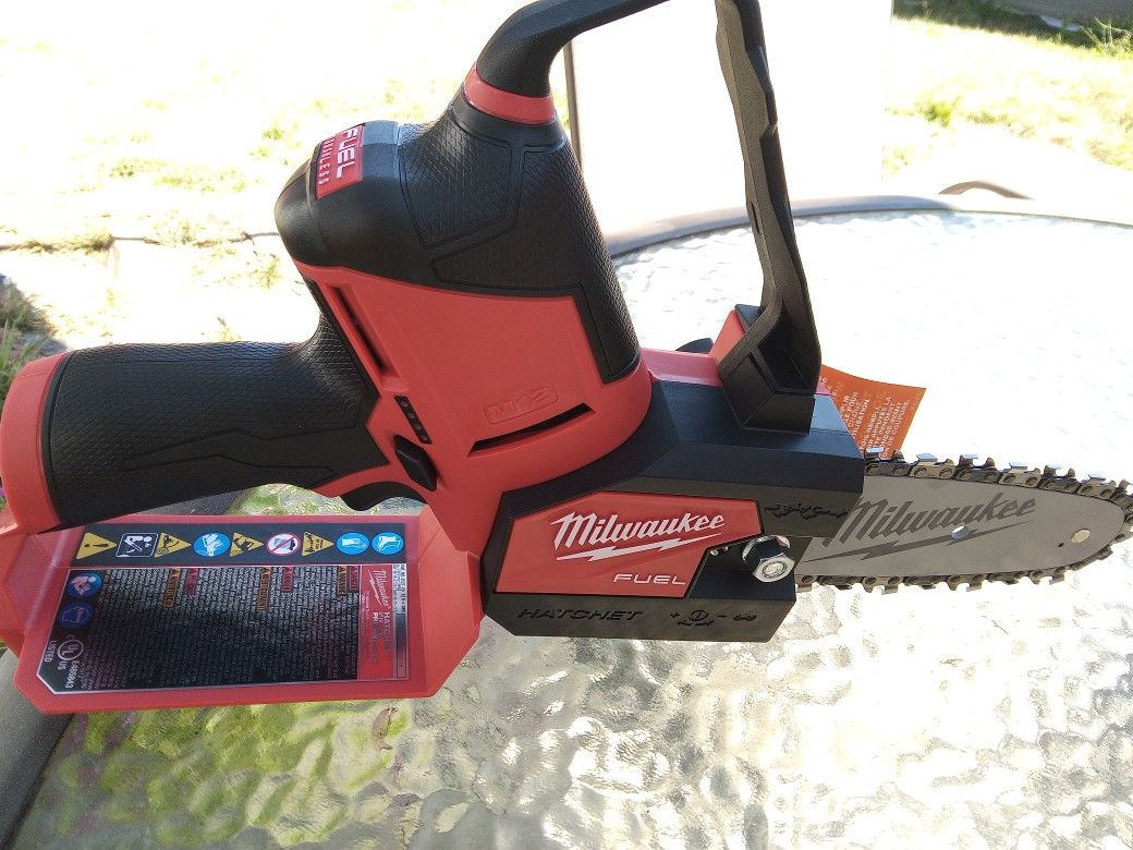 Milwaukee Pruning Saw 6" Tool Only M12
