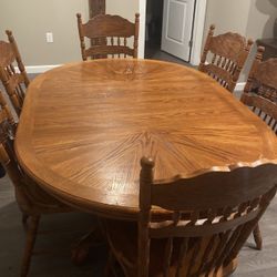 Wooden Dining Room Table With Matching Chairs 