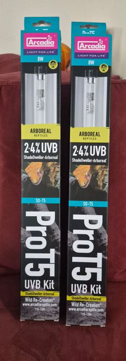 Arcadia ShadeDweller-Arboreal Pro T5 UVB Kit, an 8-watt lighting fixture designed for reptiles T5 fluorescent UVB lighting kit.Output: 2.4% UVB and 12