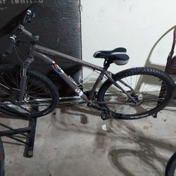 Specialized 29 Mountain Bike