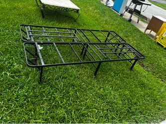 Twin bed platform