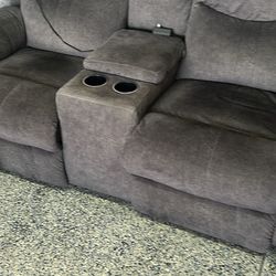 ( 4 ).  Electric recliners  Couch And Loveseat,