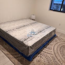 King mattress pillow top and box spring set (2pc - brand new) 