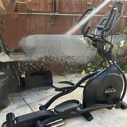 SOLE E98 Elliptical