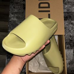 Yeezy Slide