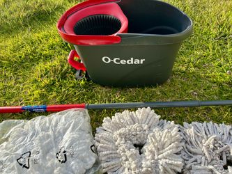 O-Cedar EasyWring Spin Mop and Bucket System with extra mop heads