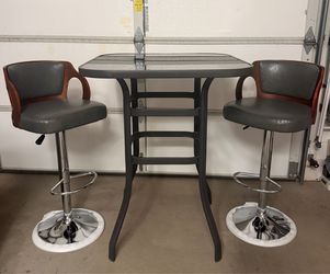 New Bar height hightop table and swivel stools chairs set. Perfect for your Arizona Room!