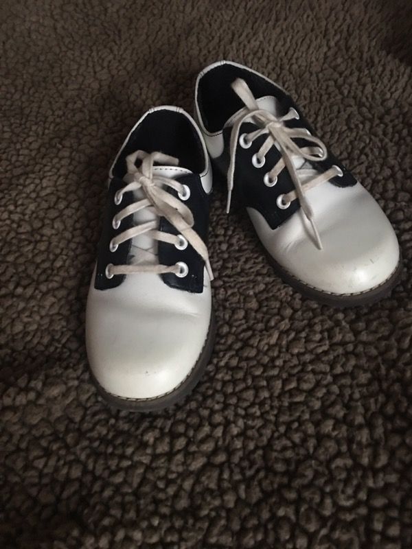 Stride rite saddle shoes