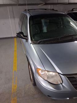 2005 Chrysler Town & Country