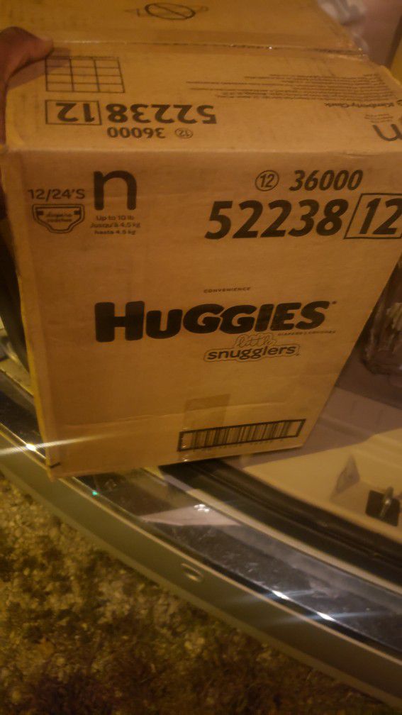 Huggies New Born Pampers 
