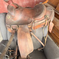 Saddle 