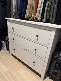 White Wood Chest Of Drawers