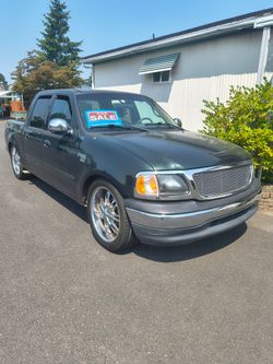 Ford f150 xlt green