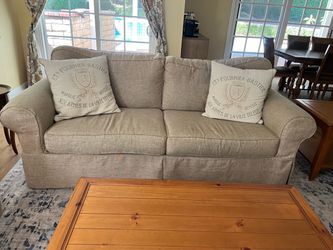 Sofa and loveseat set