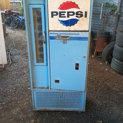 Antique Pepsi Machine 