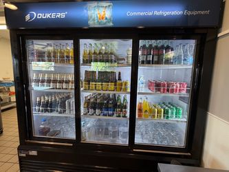 Dukers 3Door Commercial Refrigerator Display Cooler