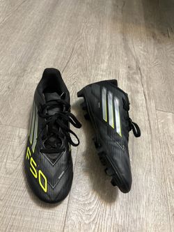Soccer cleats size 5