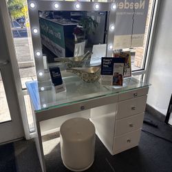 Vanity Set! W/stool! $699 🤍☎️✅