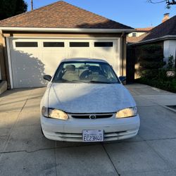 2000 Toyota Corolla