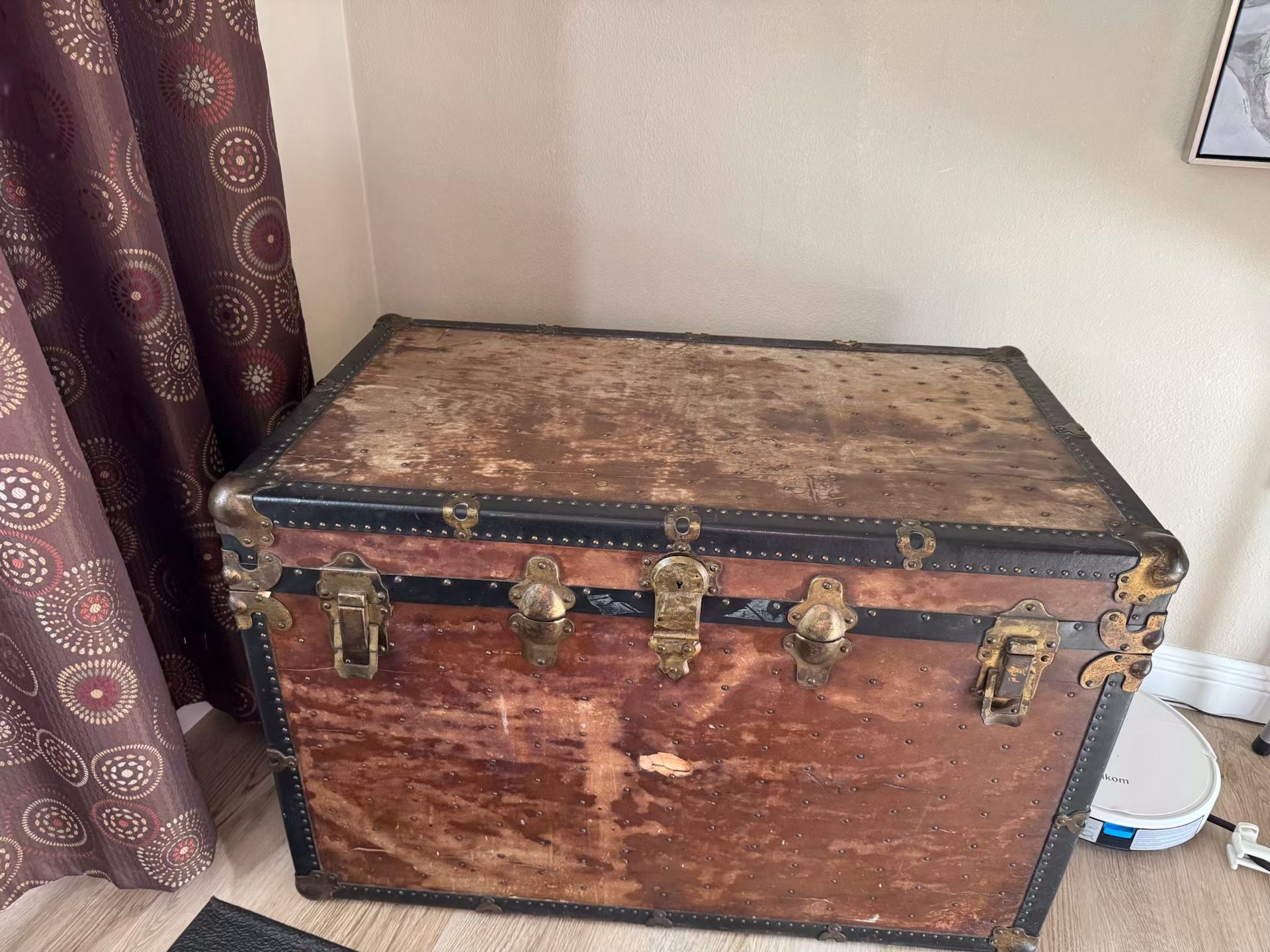 Groovy Wood Chest