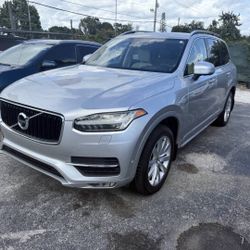 2016 Volvo XC90 T6 Momentum 
