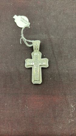18k White Gold And Diamond Cross Pendant