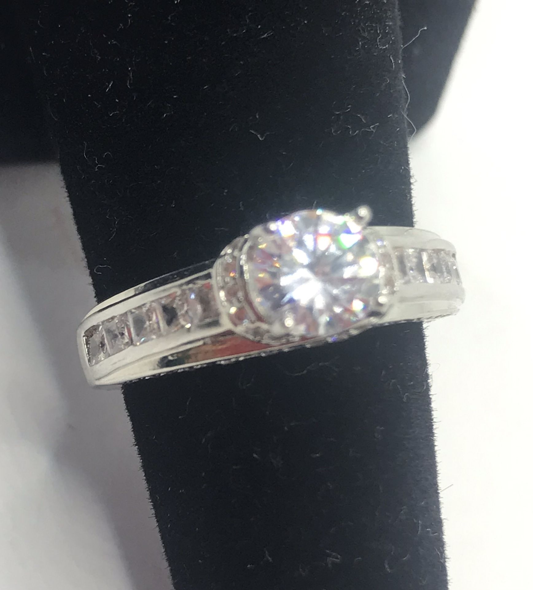 Elegant Diamond Ring Size 8