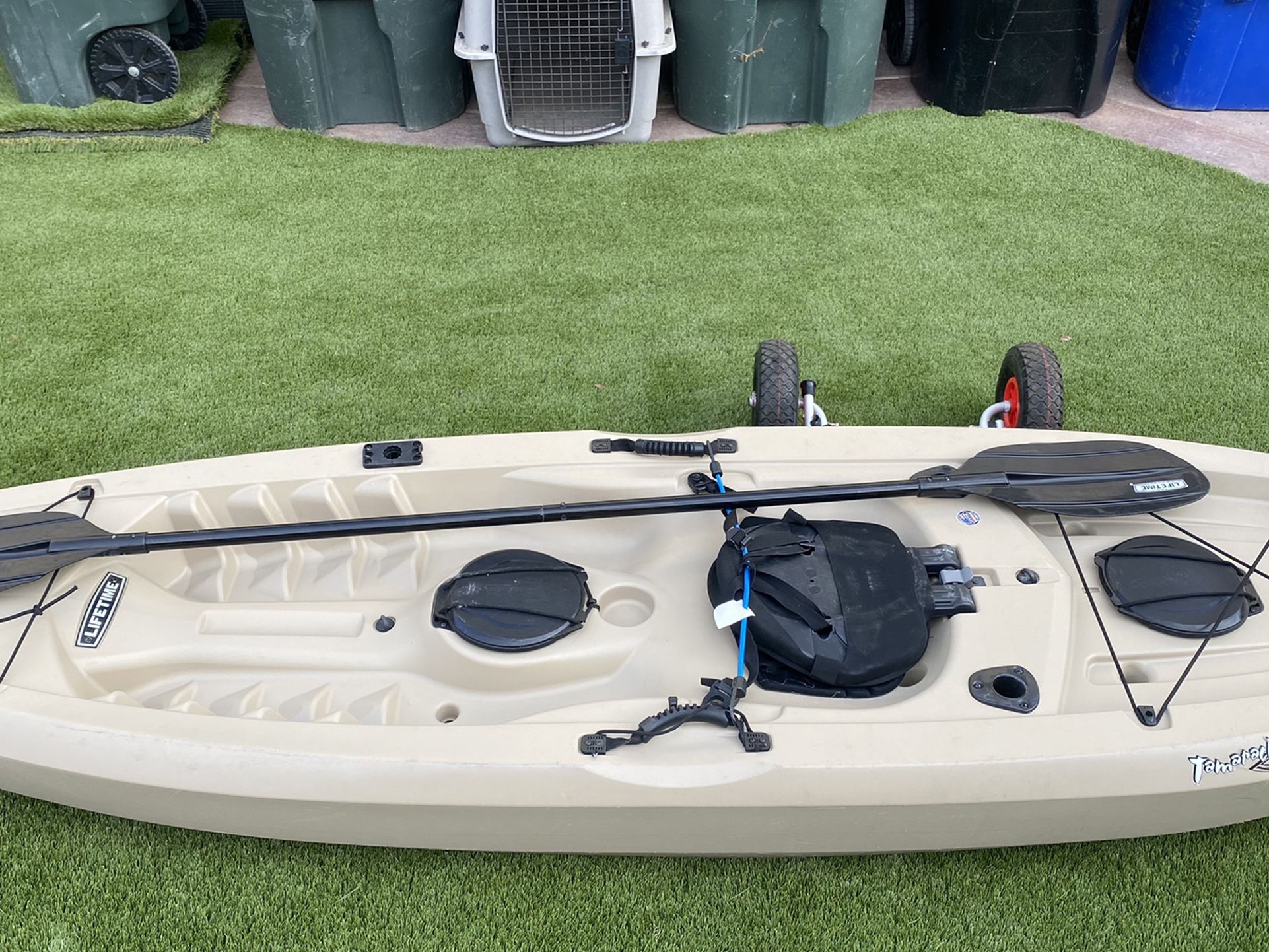 Lifetime Tamarack 10’ Angler Kayak Bundle
