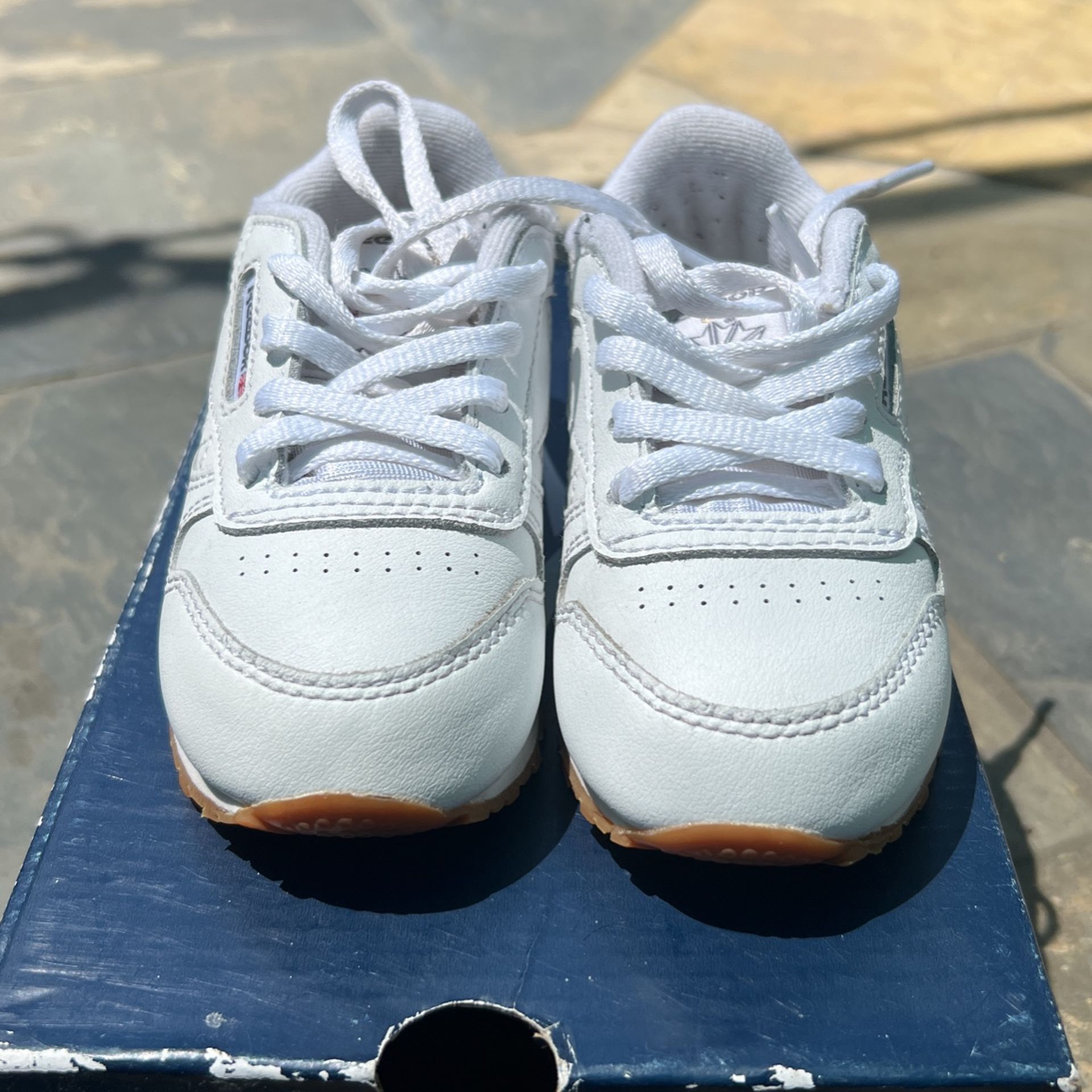Classic White Reebok Toddler Size 6