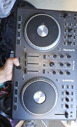 NUMARK MIXTAPE Dj Controller