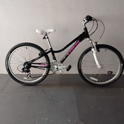 BICYCLE TREK 21 SPEED SIZE 24 BRAND NEW 