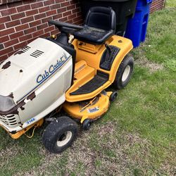 Riding Lawnmower 