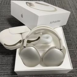 Send best offer)Apple AirPods Max Headphones (USB-C) Black w/ Box & Case