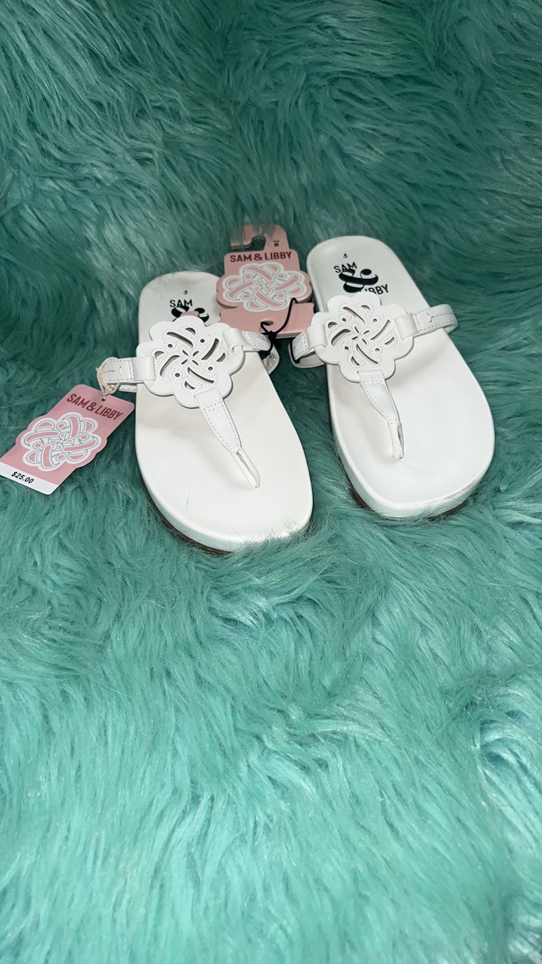 NWT Sam & Libby White Floral Slide On Sandals Women’s Size 8
