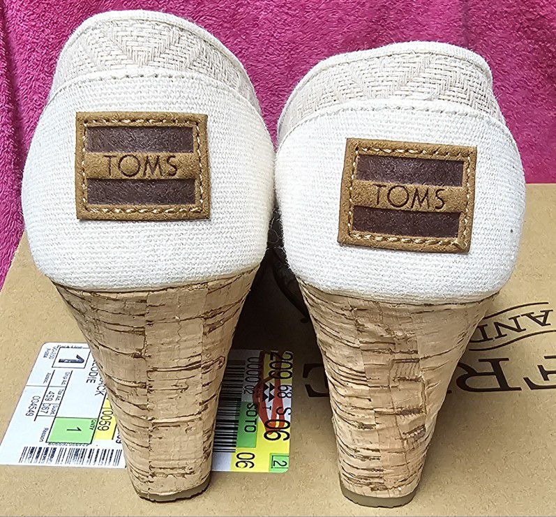 Toms Cream Color Wedges