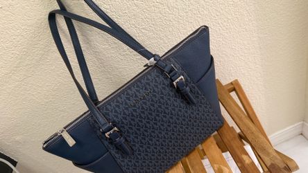 Michael kors purse brand new