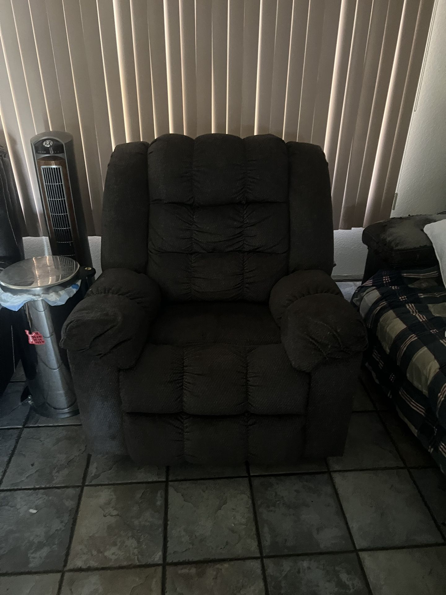 Recliner 100$ Obo . Make Me An Offer