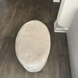 Modern Oval Storage Ottoman – Cream/Beige Upholstered Accent Piece