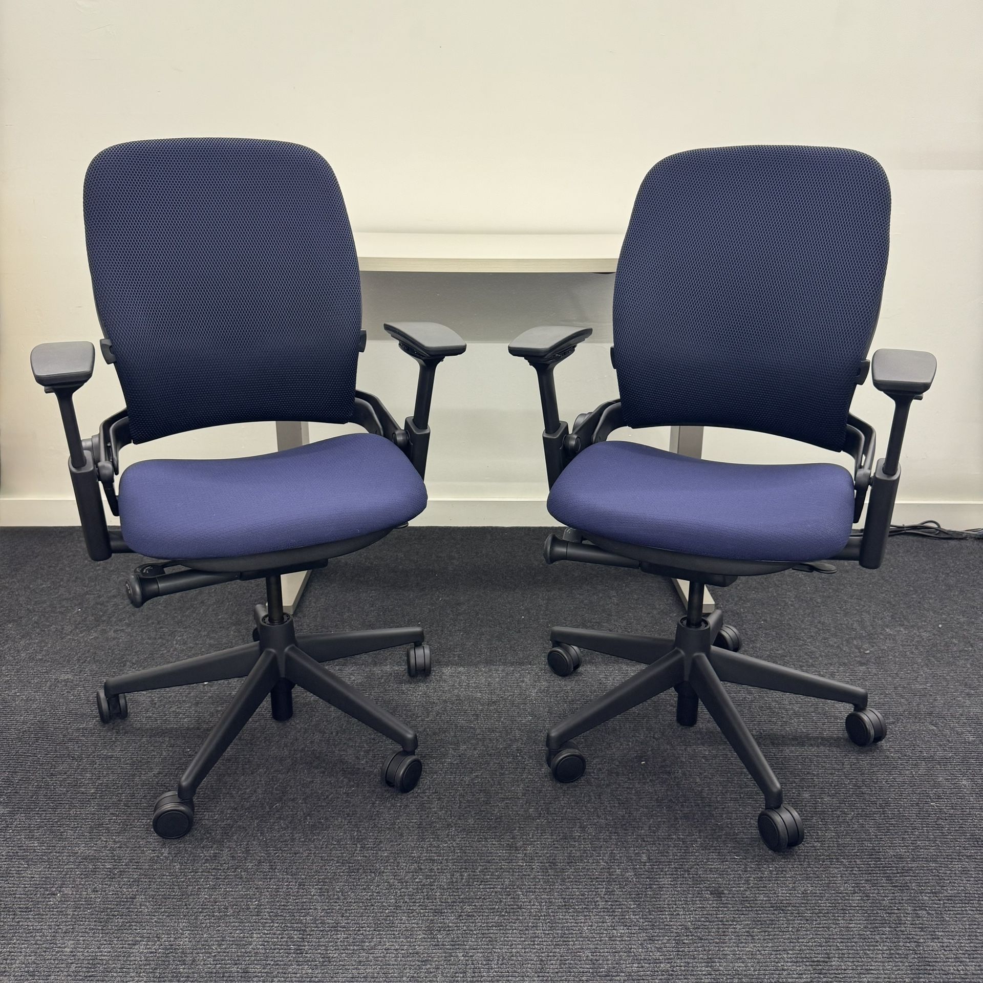 LIKE NEW STEELCASE LEAP V2 CHAIR, NAVY BLUE FABRIC! FULLY LOADED WITH LUMBAR SUPPORT!