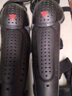 Brand New X̌l Motorcycle Gloves And Knee Guards