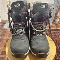 Women’s North Face winter boots (6.5)