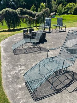 Metal patio reclining chairs
